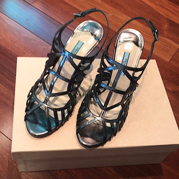 Prada heels - Picture 3 of 11